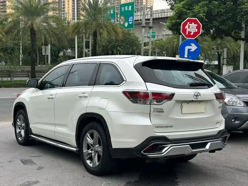 Toyota Highlander — миниатюра 7