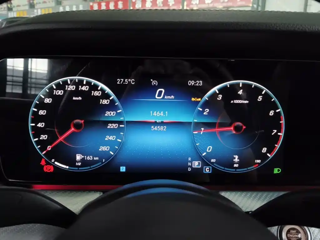 Mercedes-Benz E-Class — миниатюра 12