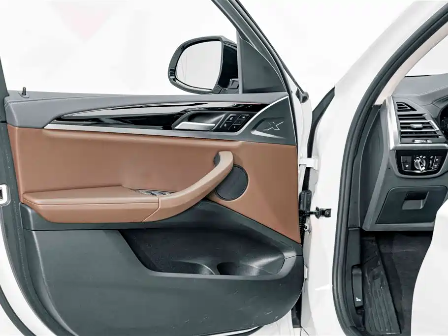 BMW X3 — миниатюра 15