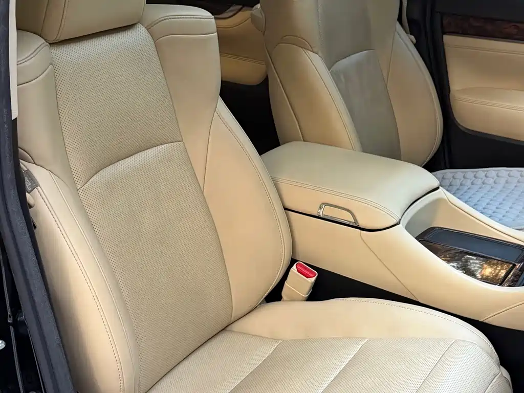 Toyota Alphard — миниатюра 10
