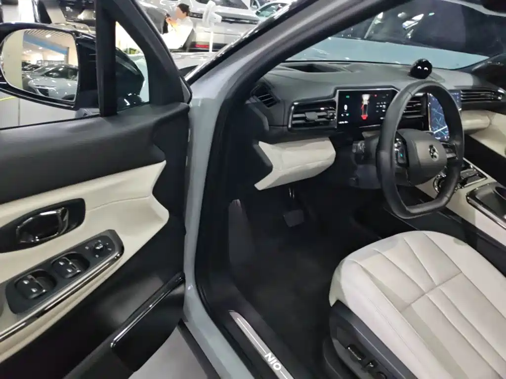 NIO ES8 — миниатюра 16