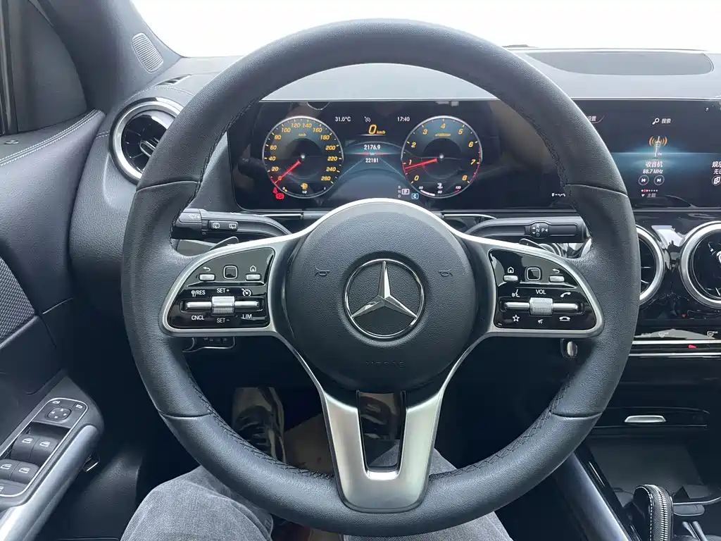 Mercedes-Benz GLA — миниатюра 21