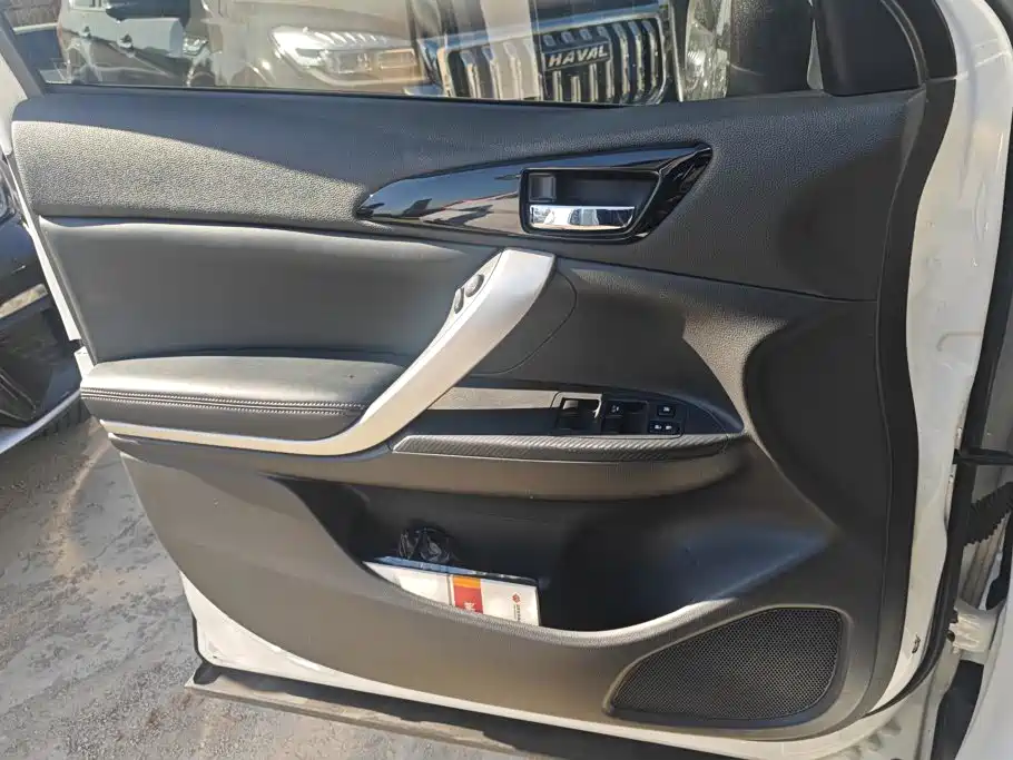 Mitsubishi Eclipse Cross — миниатюра 7