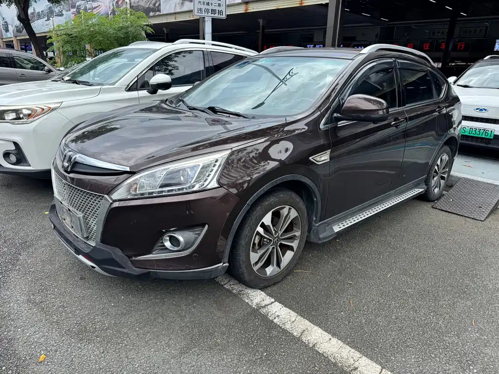 Luxgen U6 — миниатюра 3