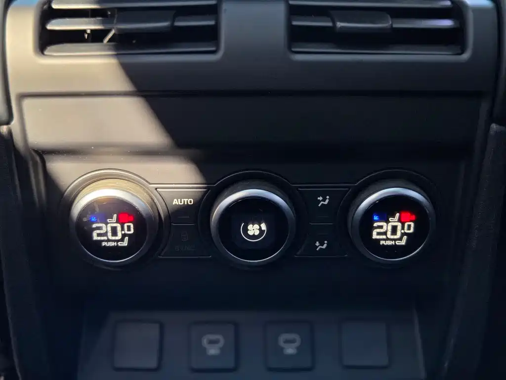 Land Rover Defender — миниатюра 15