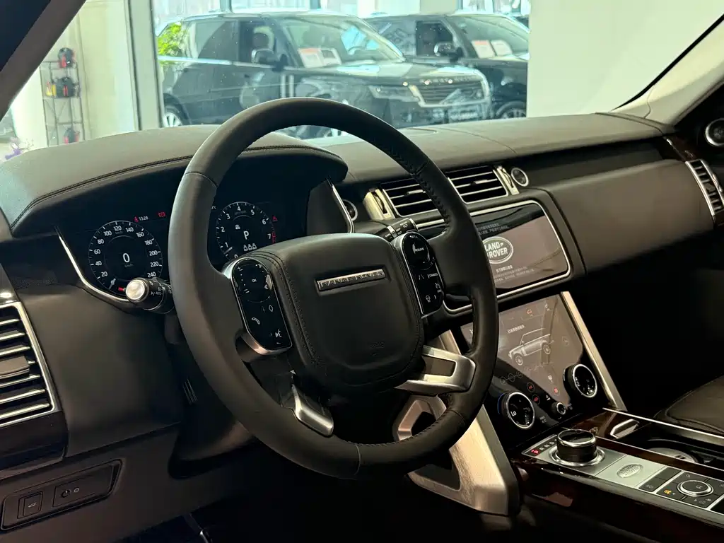 Land Rover Range Rover — миниатюра 5
