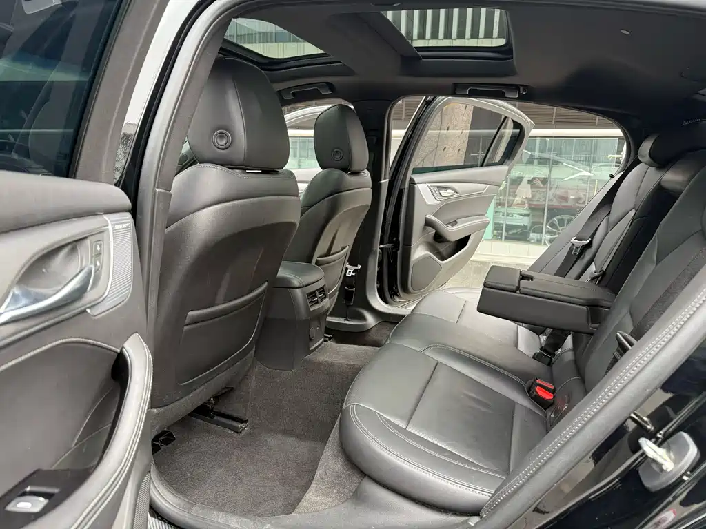 Cadillac CT5 — миниатюра 8