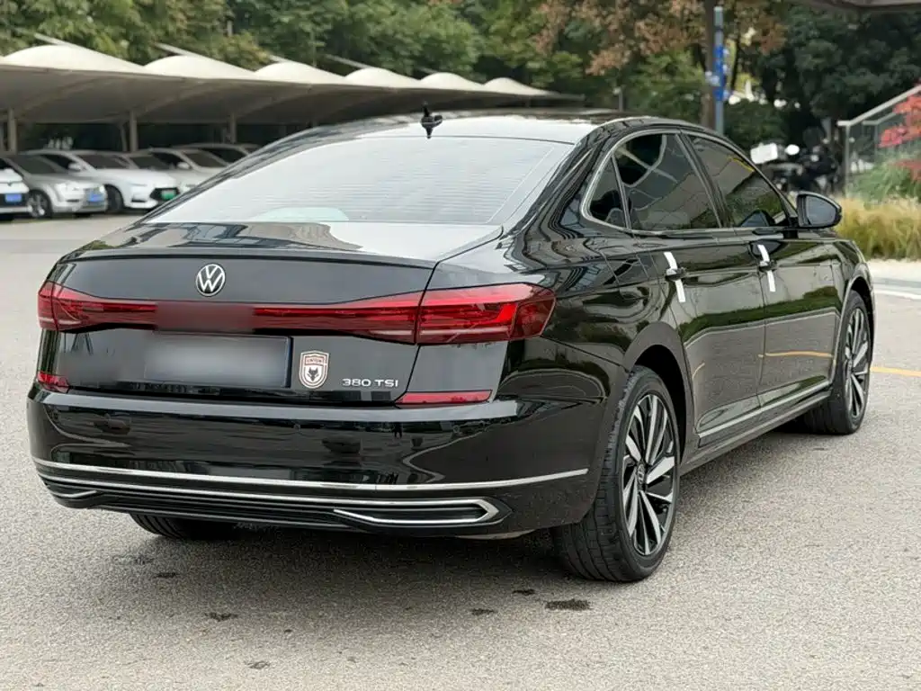 Volkswagen Passat — миниатюра 14