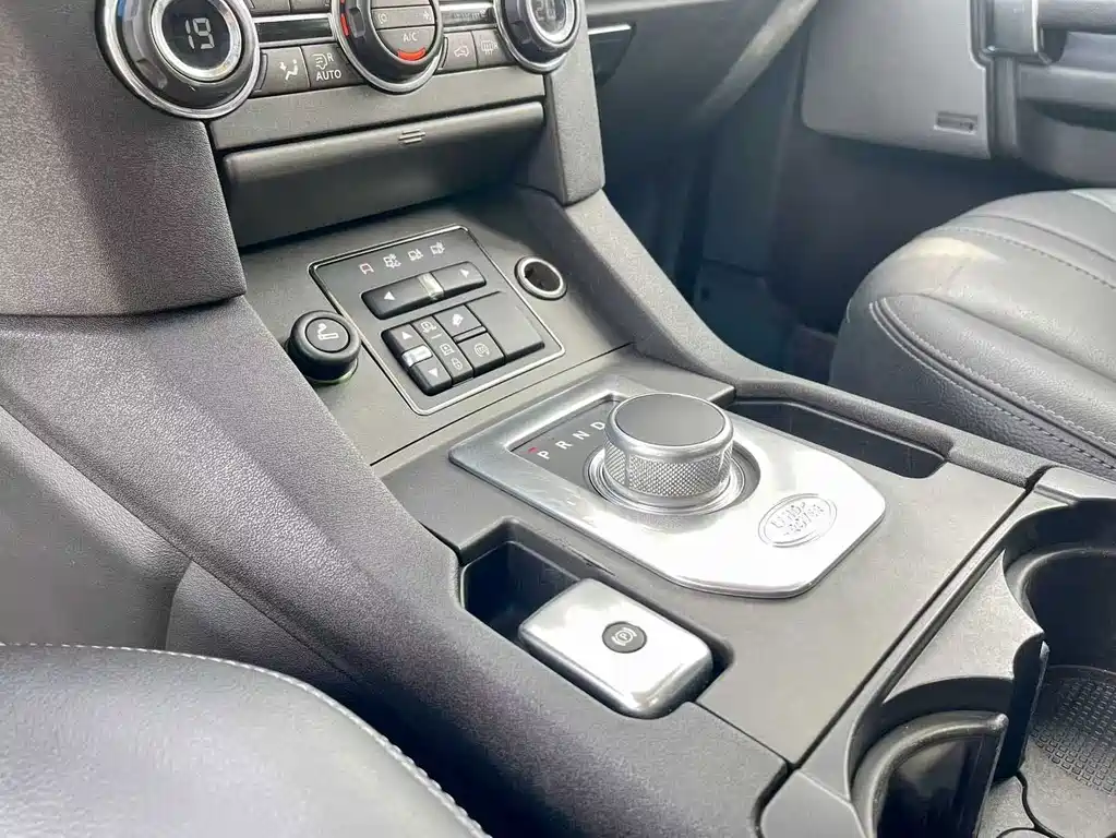 Land Rover Discovery — миниатюра 12