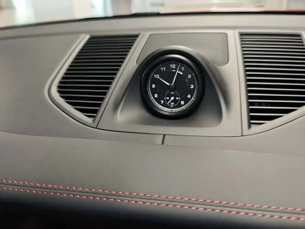 Porsche Macan — миниатюра 14