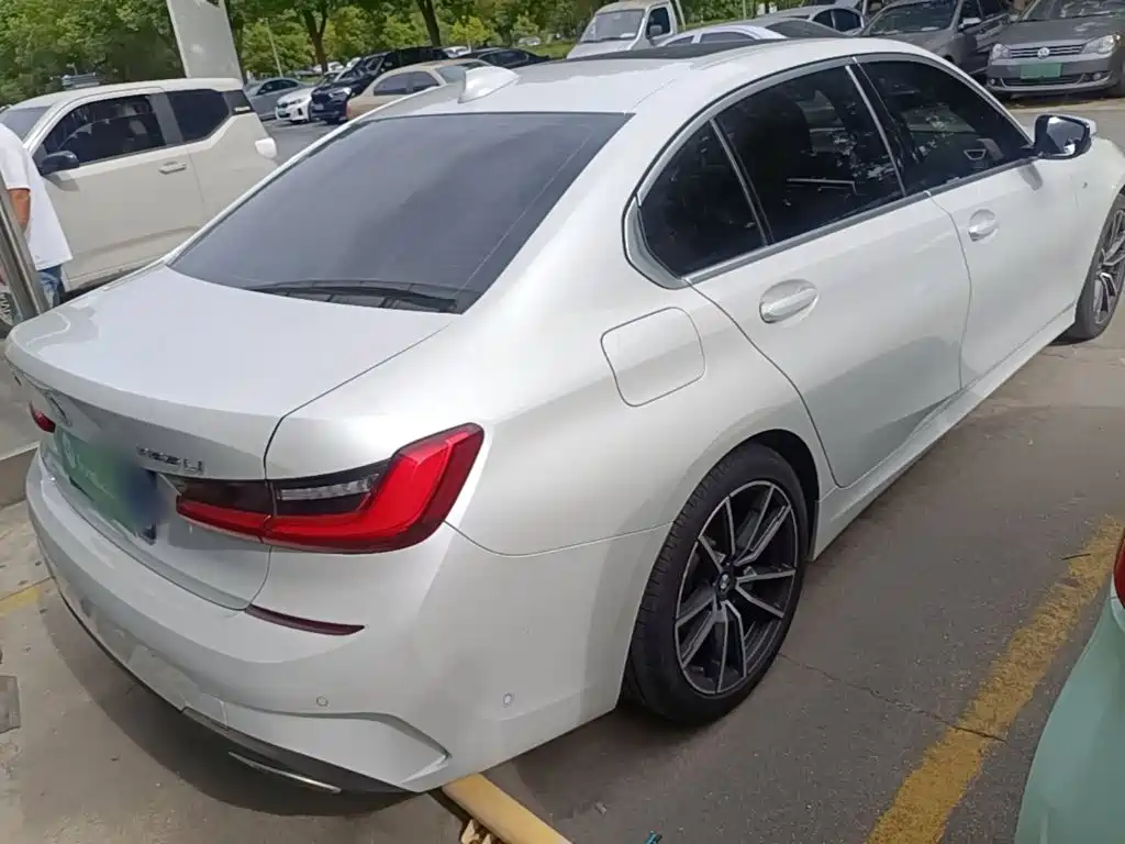 BMW 3 Series — миниатюра 7