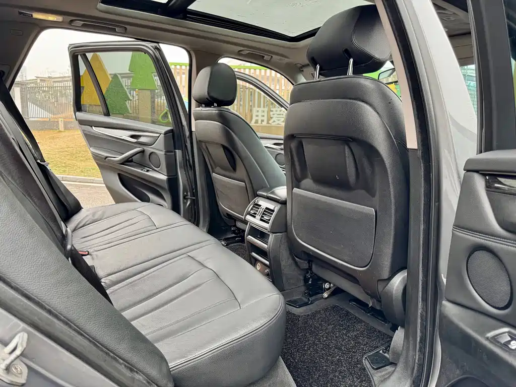 BMW X5 (Import) — миниатюра 6