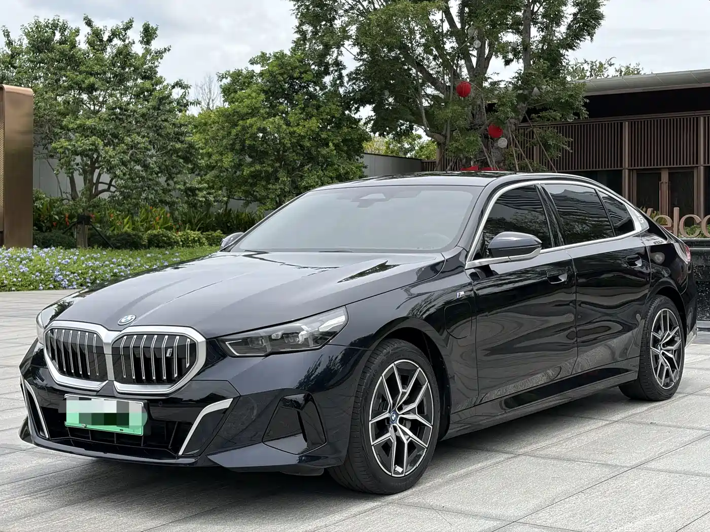 BMW i5