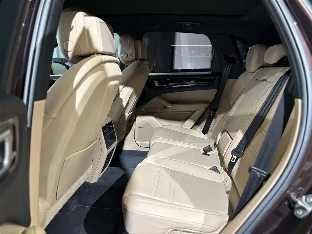 PORSCHE CAYENNE NEW ENERGY