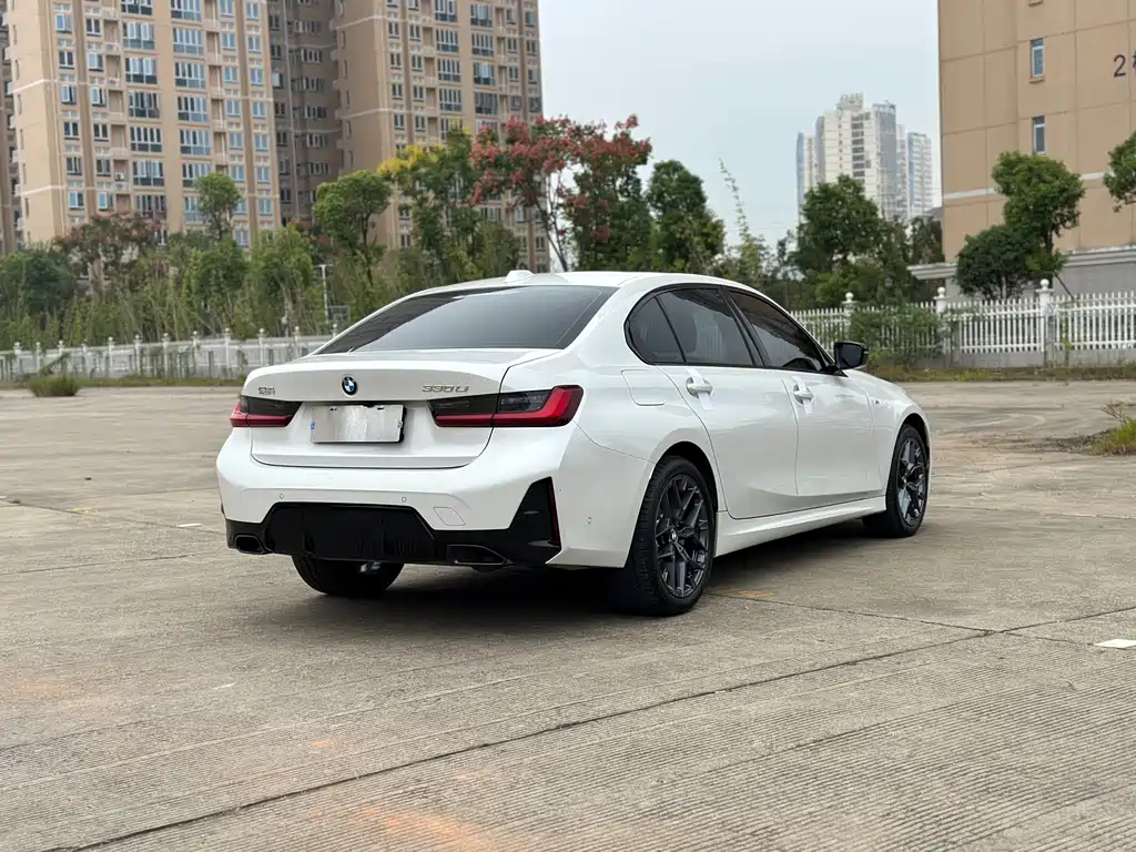 BMW 3 Series — миниатюра 14