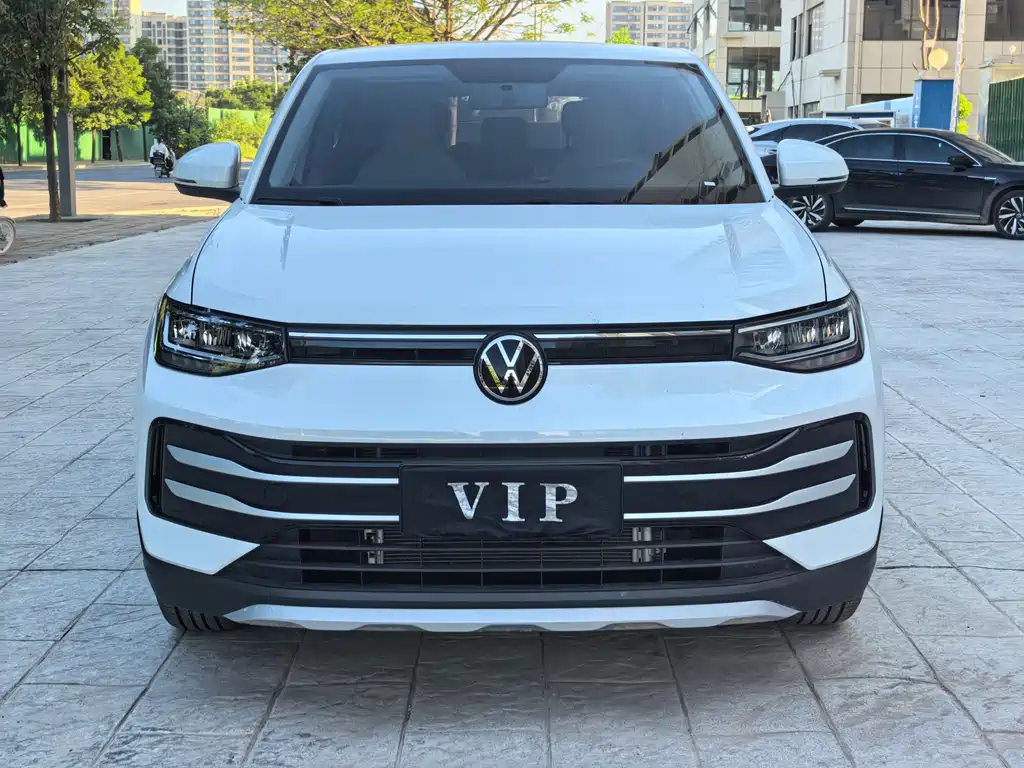Volkswagen Tharu — миниатюра 2