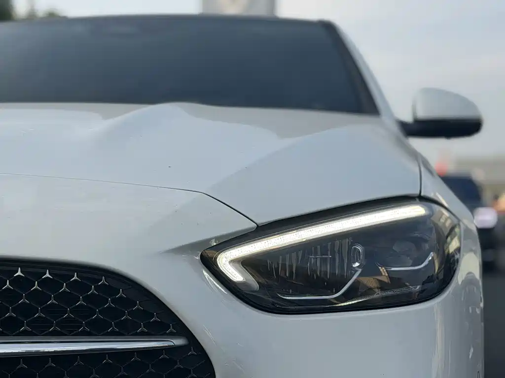 Mercedes-Benz C-Class — миниатюра 7