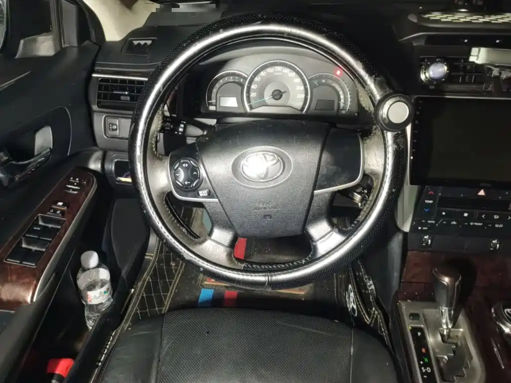 Toyota Camry 2015 2.0G Lead
