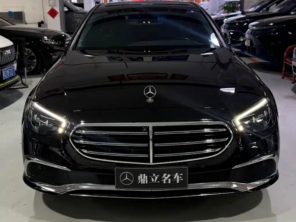 Mercedes-Benz E-Class — миниатюра 2