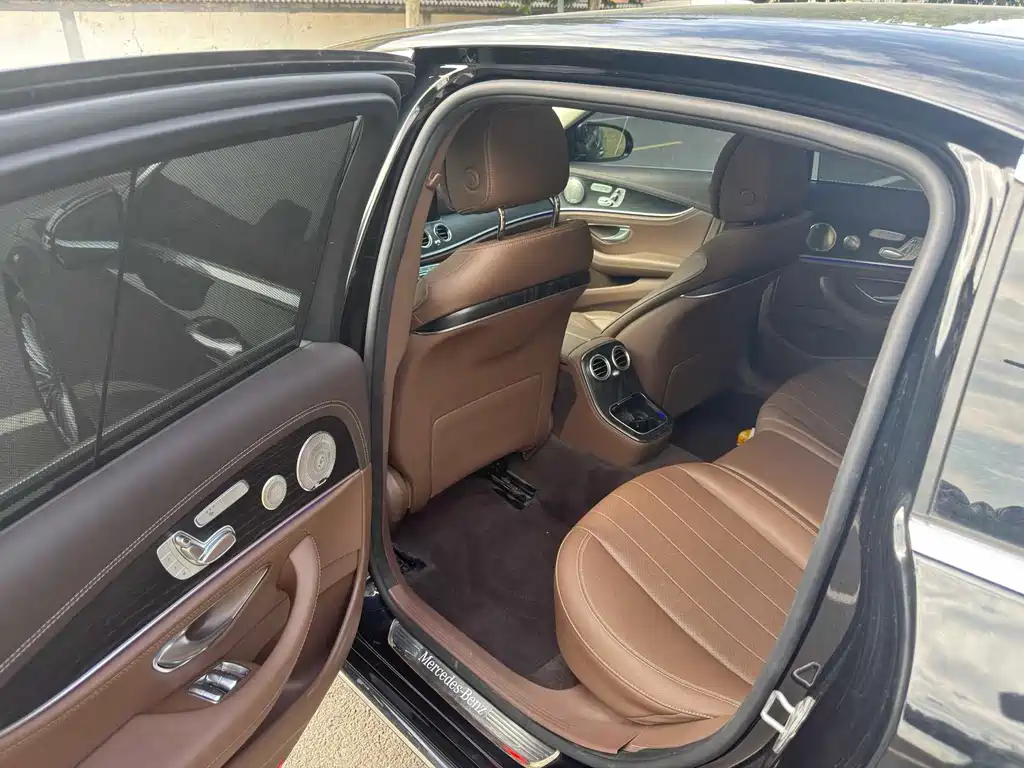 Mercedes-Benz E-Class — миниатюра 6