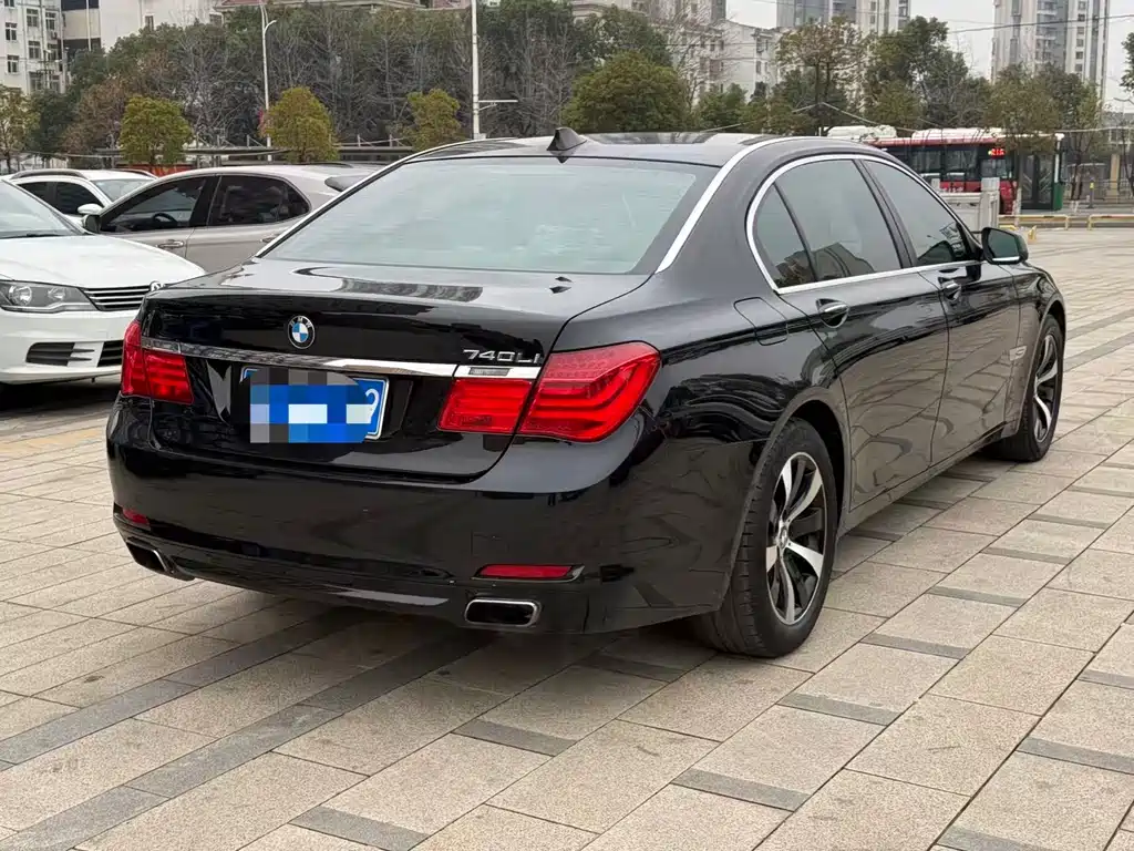 BMW 7 Series 7 2011 740Li