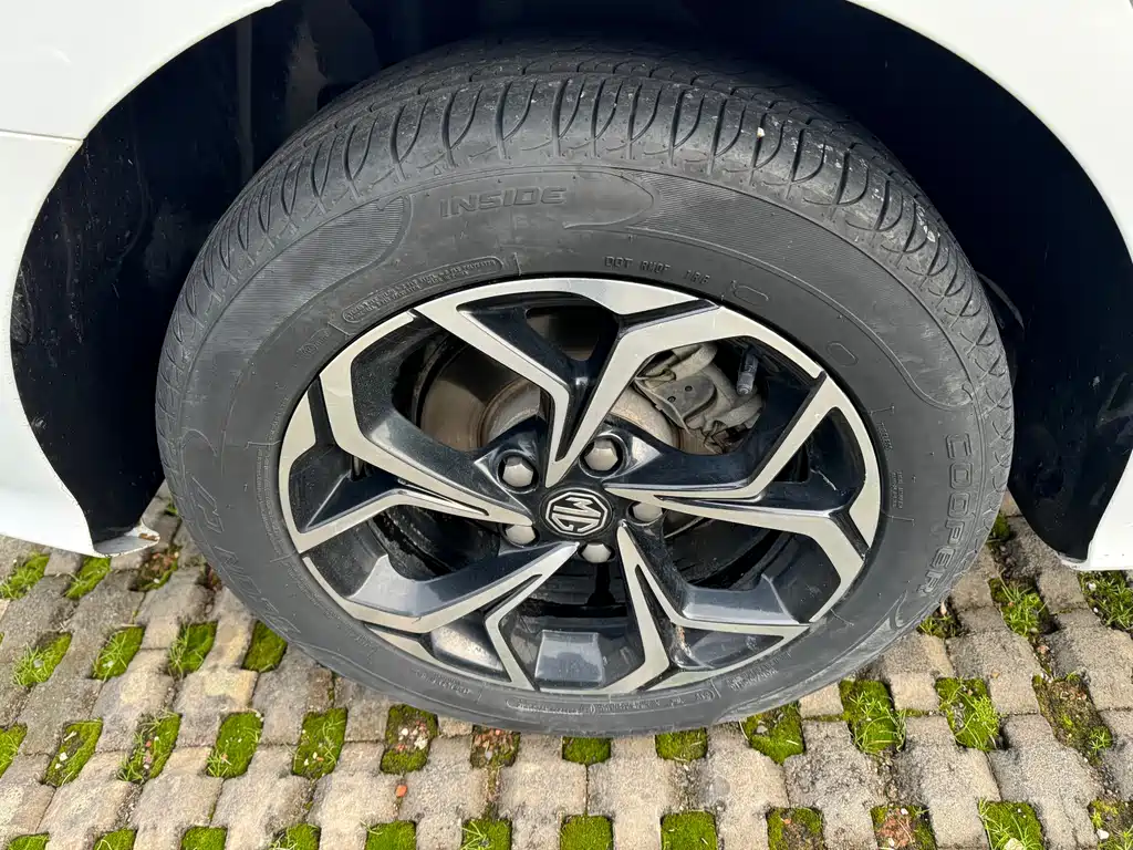 MG 5 2022 180DVVT CVT Luxury