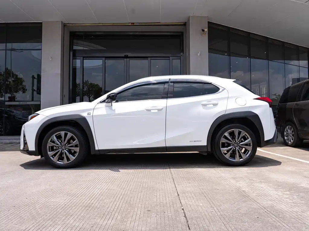 Lexus UX 2020 260h F SPORT