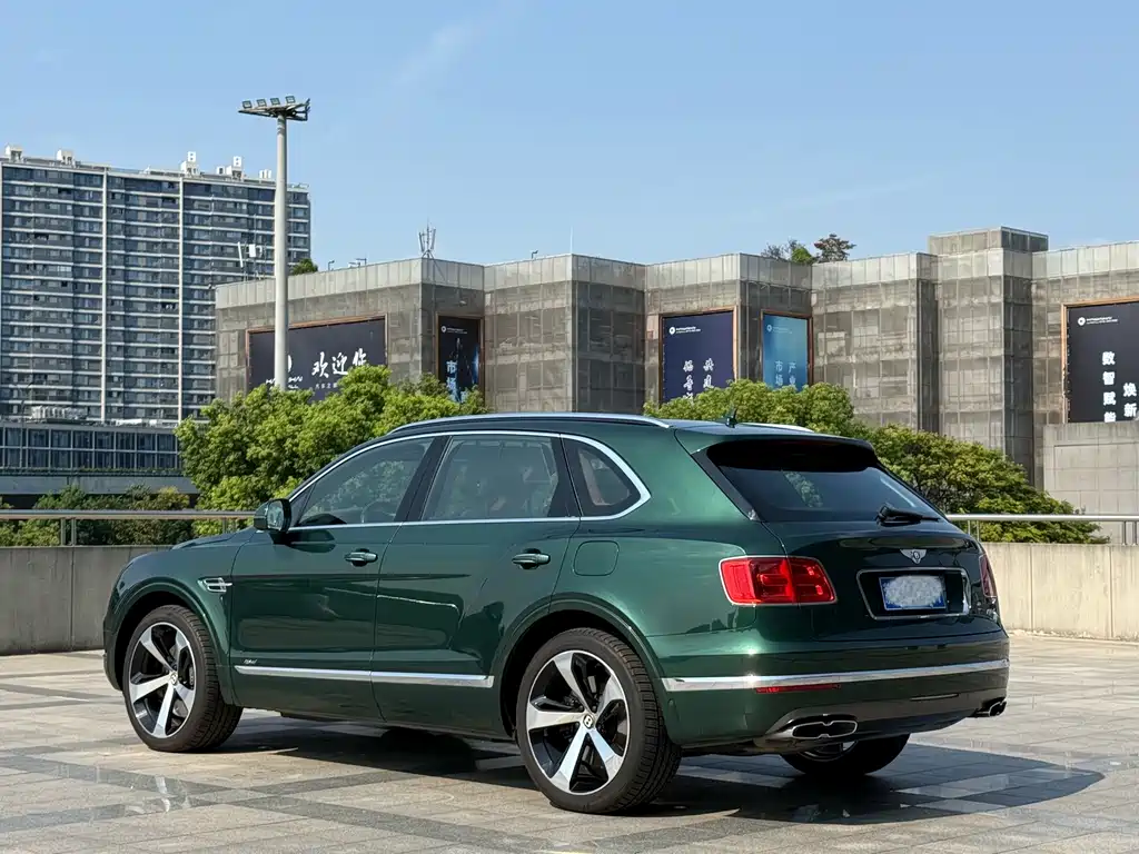 Bentley Bentayga PHEV — миниатюра 3