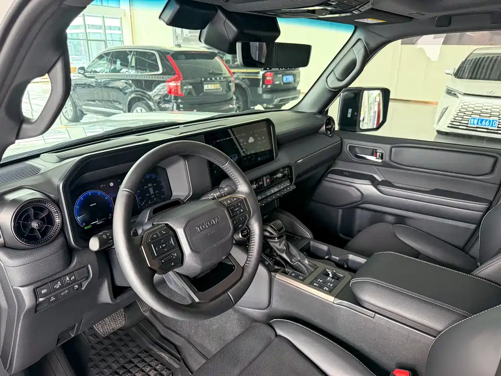 Toyota Land Cruiser Prado 2025 2.4T WX 5 мест