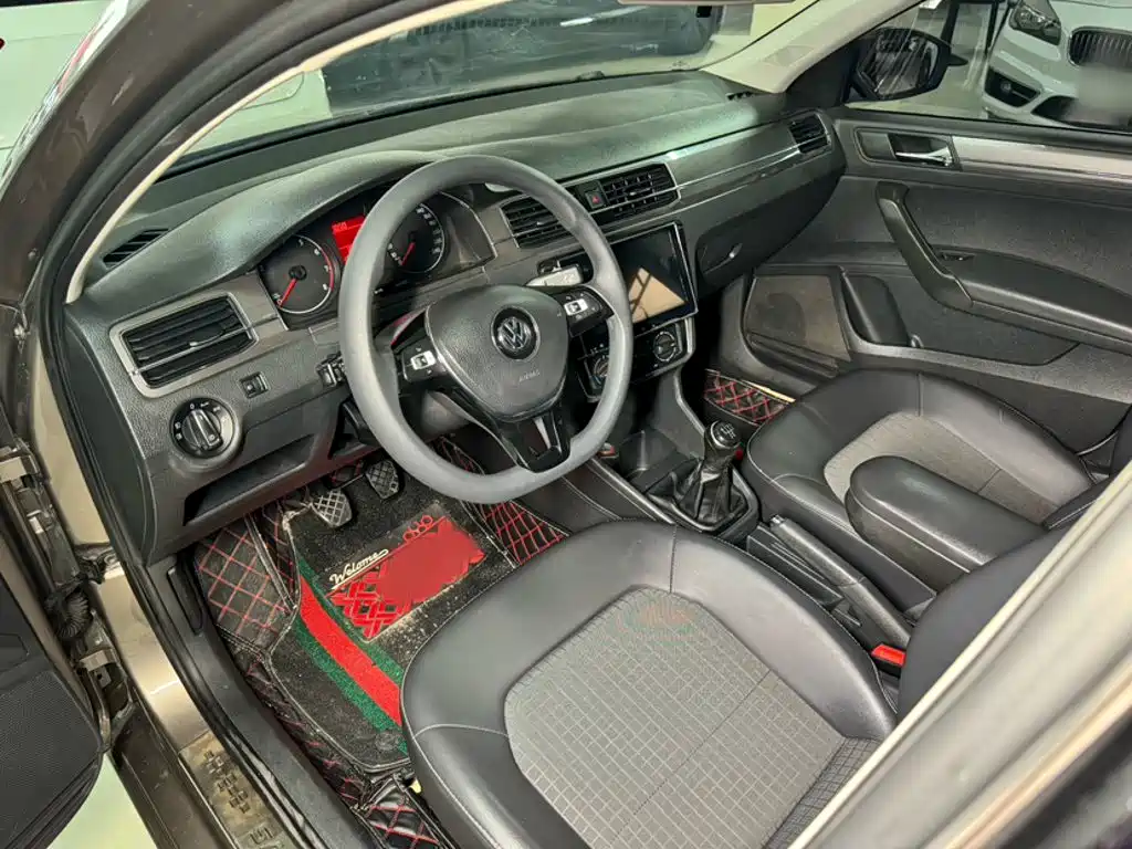 Volkswagen Santana — миниатюра 10