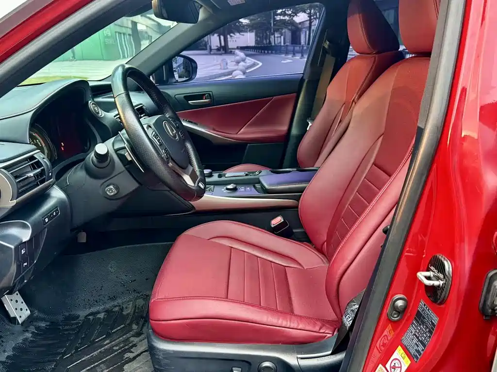 Lexus IS — миниатюра 4