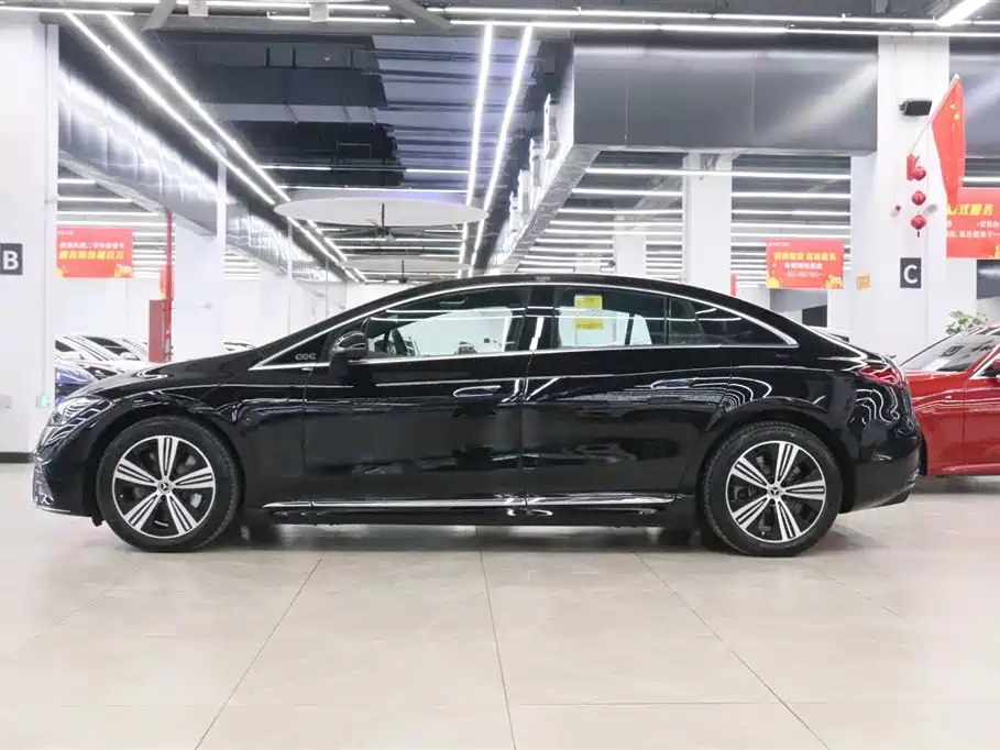 Mercedes-Benz EQE 2025 500 4MATIC
