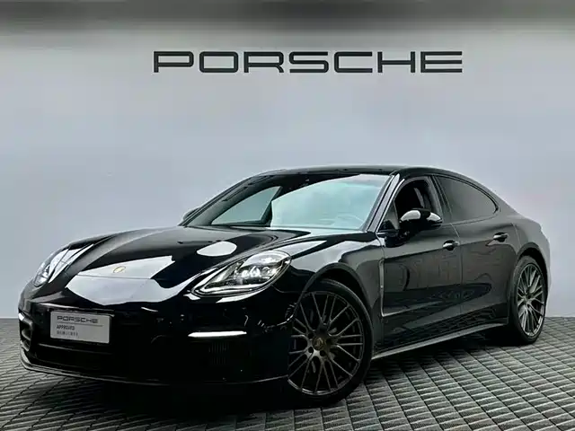 PORSCHE PANAMERA 2024