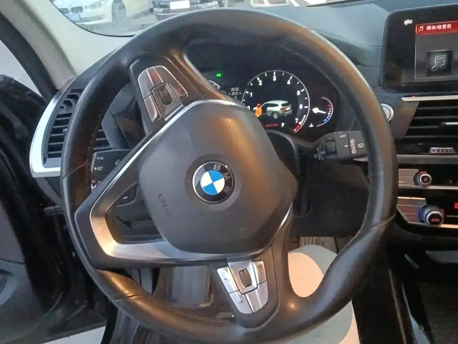 BMW X3 — миниатюра 15