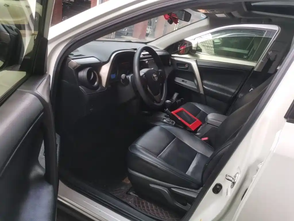 Toyota RAV4 — миниатюра 16