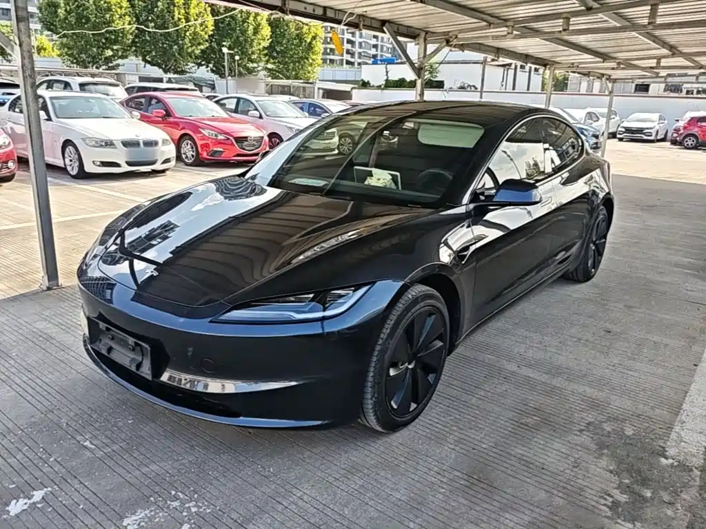 Tesla Model 3 — миниатюра 2