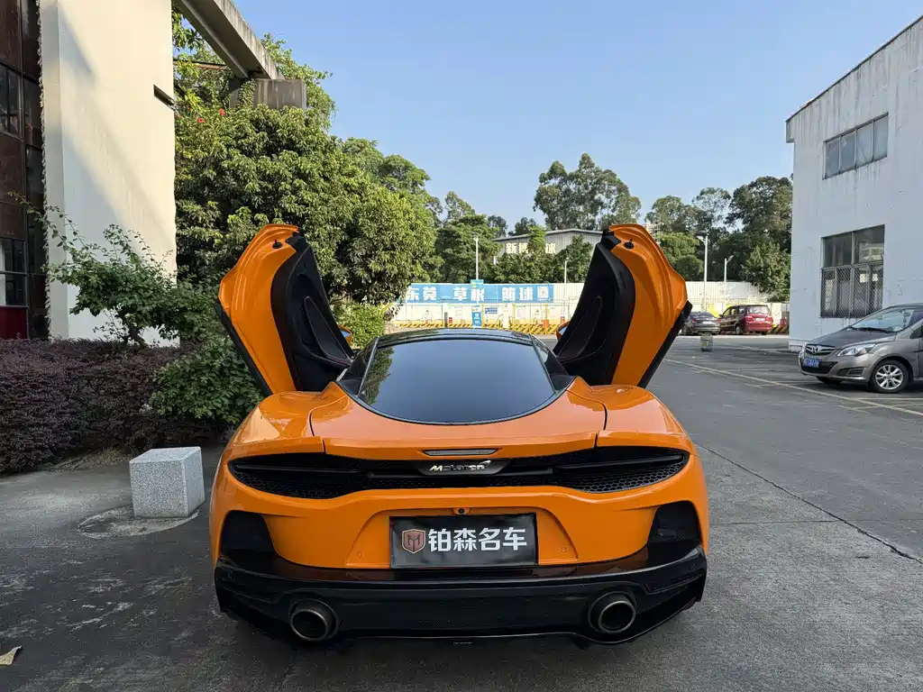 McLaren GT — миниатюра 3