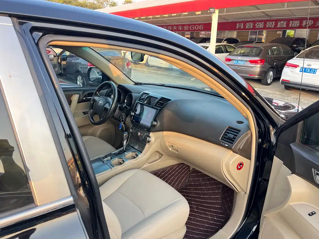 Toyota Highlander — миниатюра 16