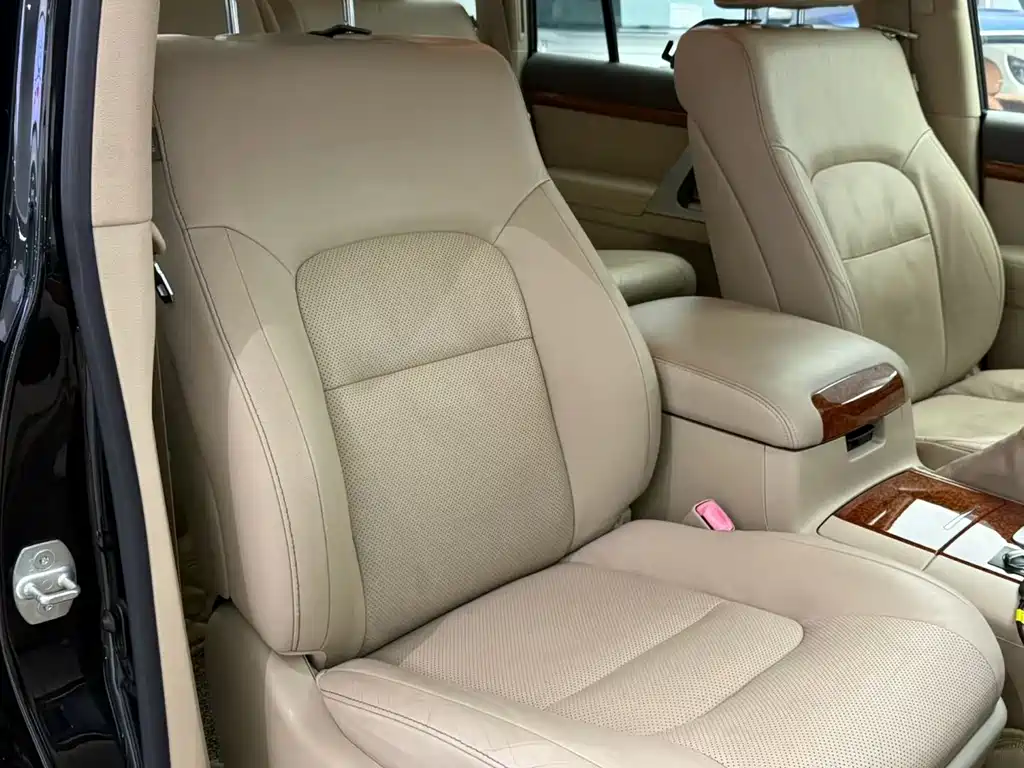 Toyota Land Cruiser 2012 4.6L AT VX-R