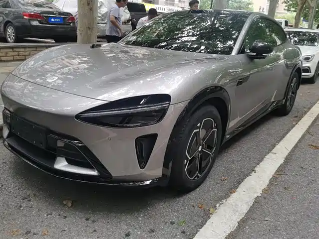 XIAOMI CAR XIAOMI YU7 2025