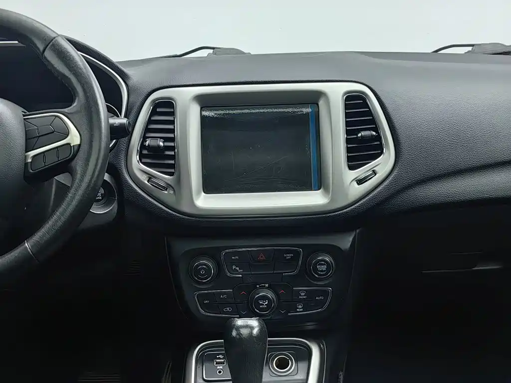 Jeep Compass — миниатюра 12