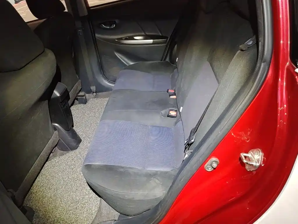 Toyota Yaris L — миниатюра 17