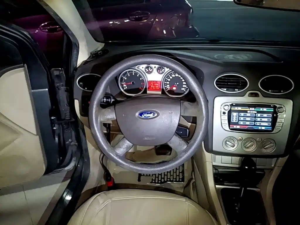 Ford Focus — миниатюра 11
