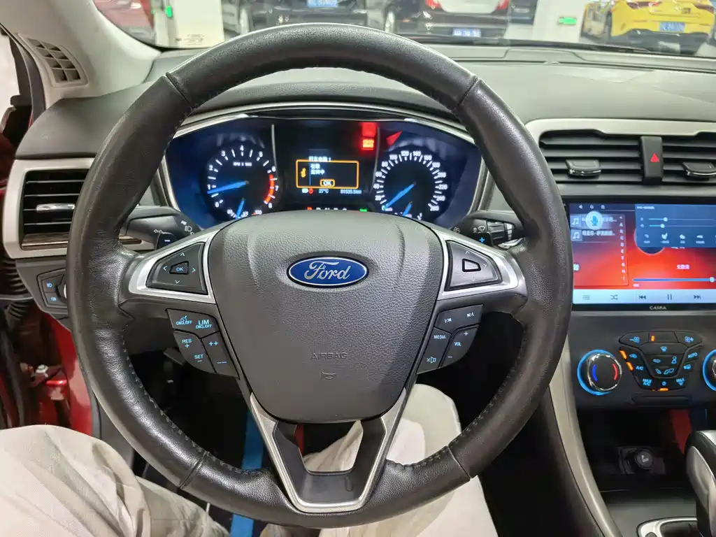 Ford Mondeo — миниатюра 11