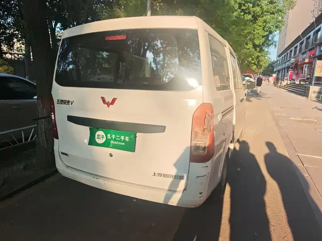 Wuling Rongguang V — миниатюра 4
