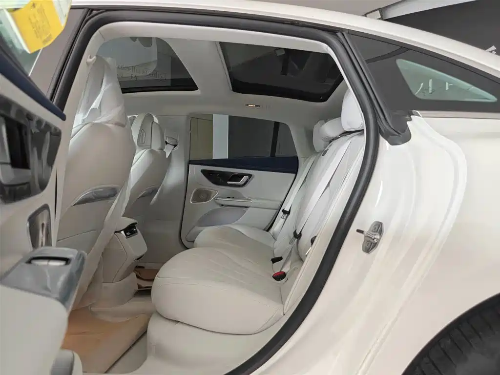 Mercedes-Benz EQE 2025 500 4MATIC