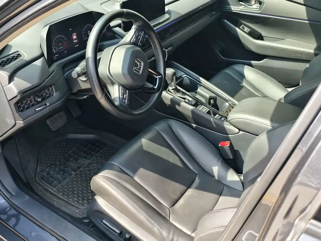 Honda Accord — миниатюра 9