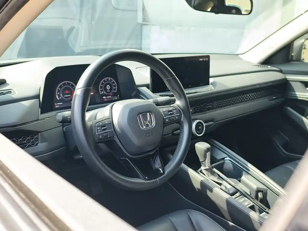 Honda Accord — миниатюра 13