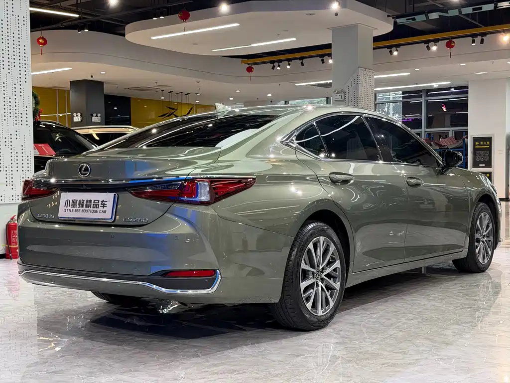 Lexus ES — миниатюра 16