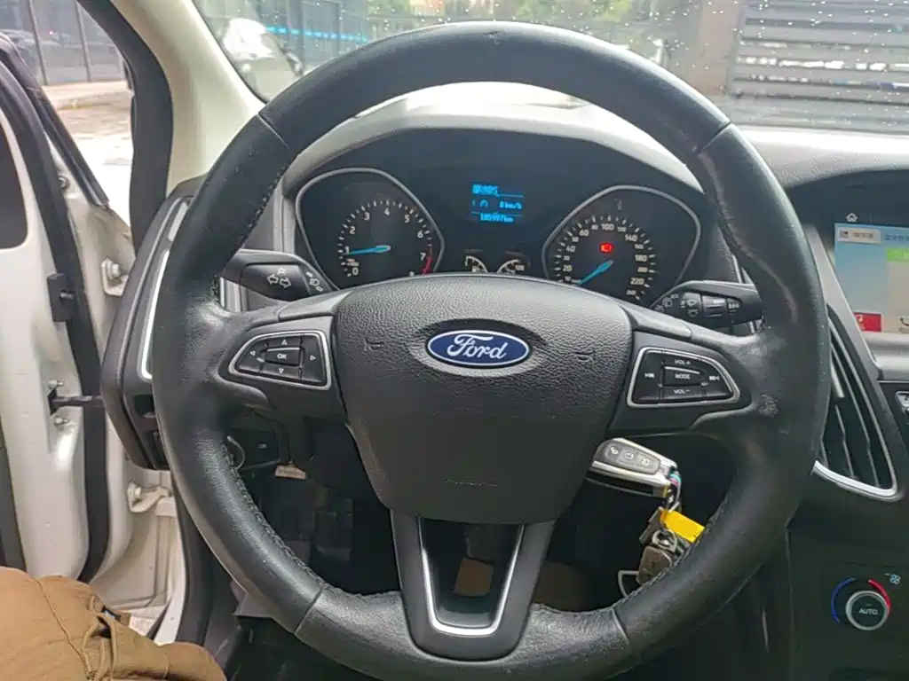 Ford Focus — миниатюра 11